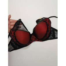 Бюстгальтер на поролоні на чашку С 85С