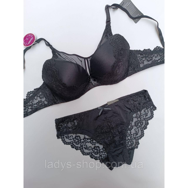 Комплект жіночої спідньої білизни на поролоні на чашку С Комплект жіночої спідньої білизни на поролоні на чашку С